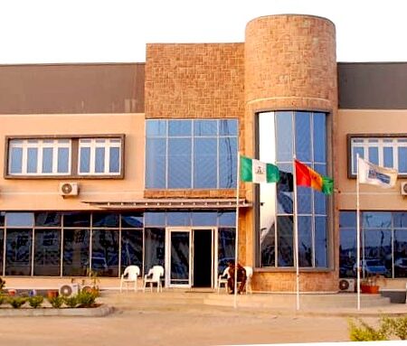 anan_university_cover